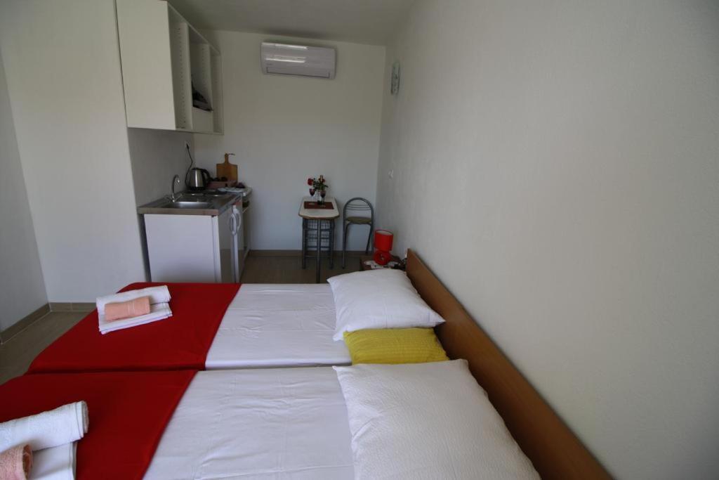 Apartment Gita Сумартин Экстерьер фото